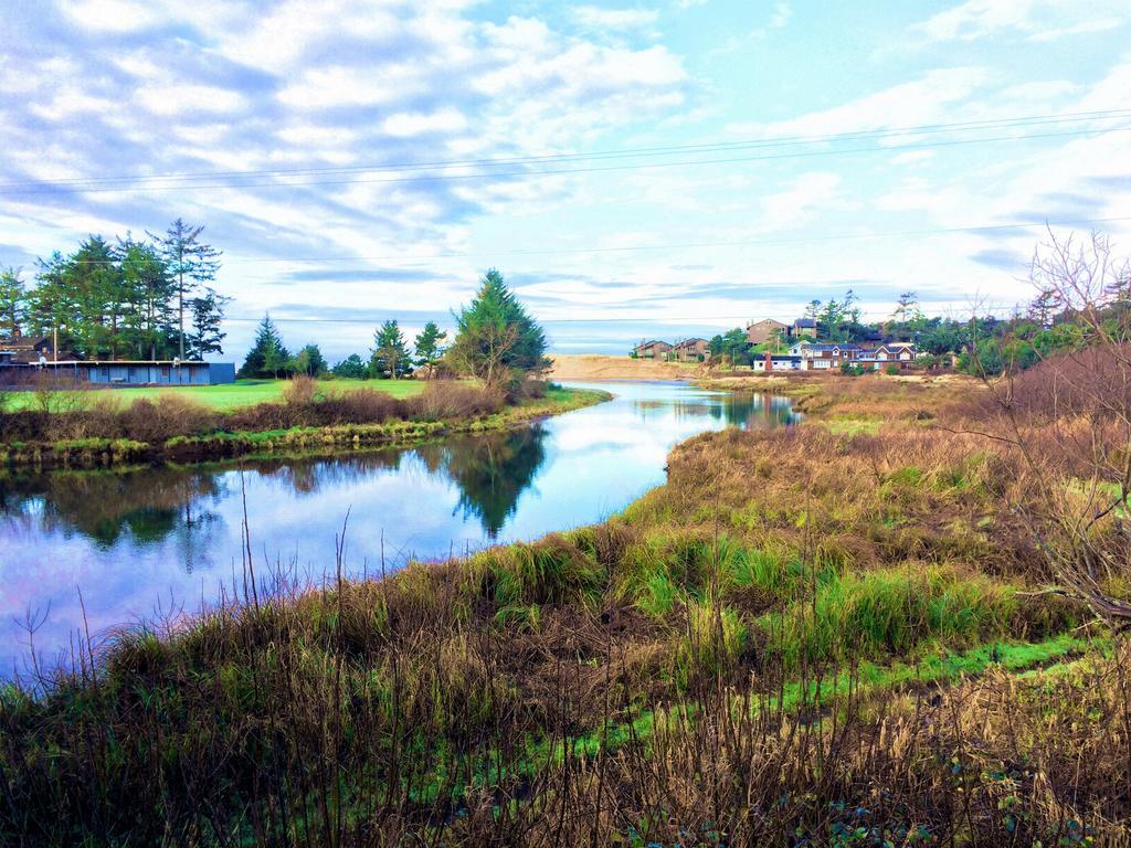 Ecola Creek Lodge キャノンビーチ エクステリア 写真